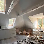 Deco By Downtown 3*