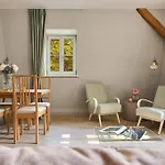 Deco By Downtown 3*