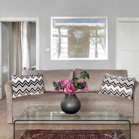 Deco By Downtown *